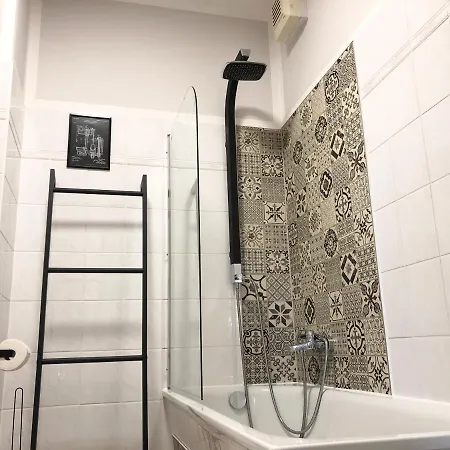 Lovely City-apartment*tiefgarage,zentrum,btu* * 콧부스